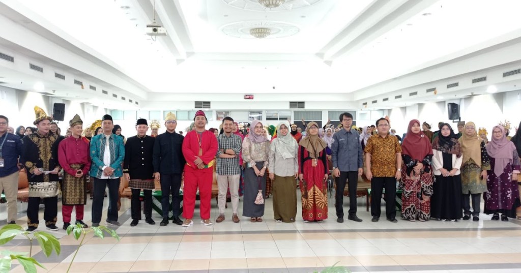 Eratkan Ragam Budaya, PMM IV Inbound Uhamka Tampilkan Tari-tarian Daerah