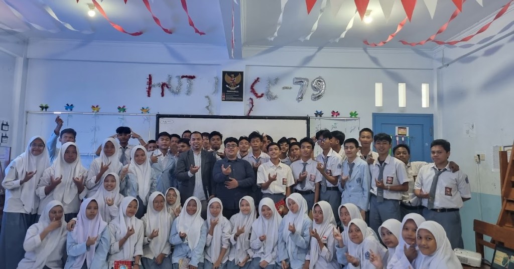 Dosen PBSI FKIP Uhamka Tanamkan Penguatan Literasi Melalui Teks Multimodal di SMA Syarif&nbsp;Hidayatullah